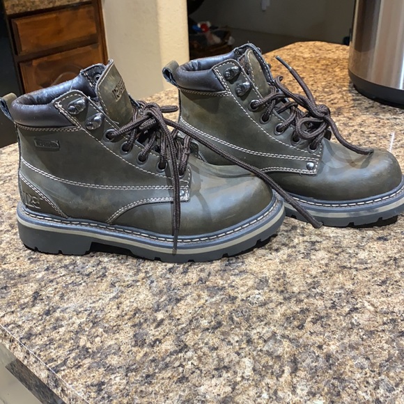 rugged outback hiking shoes